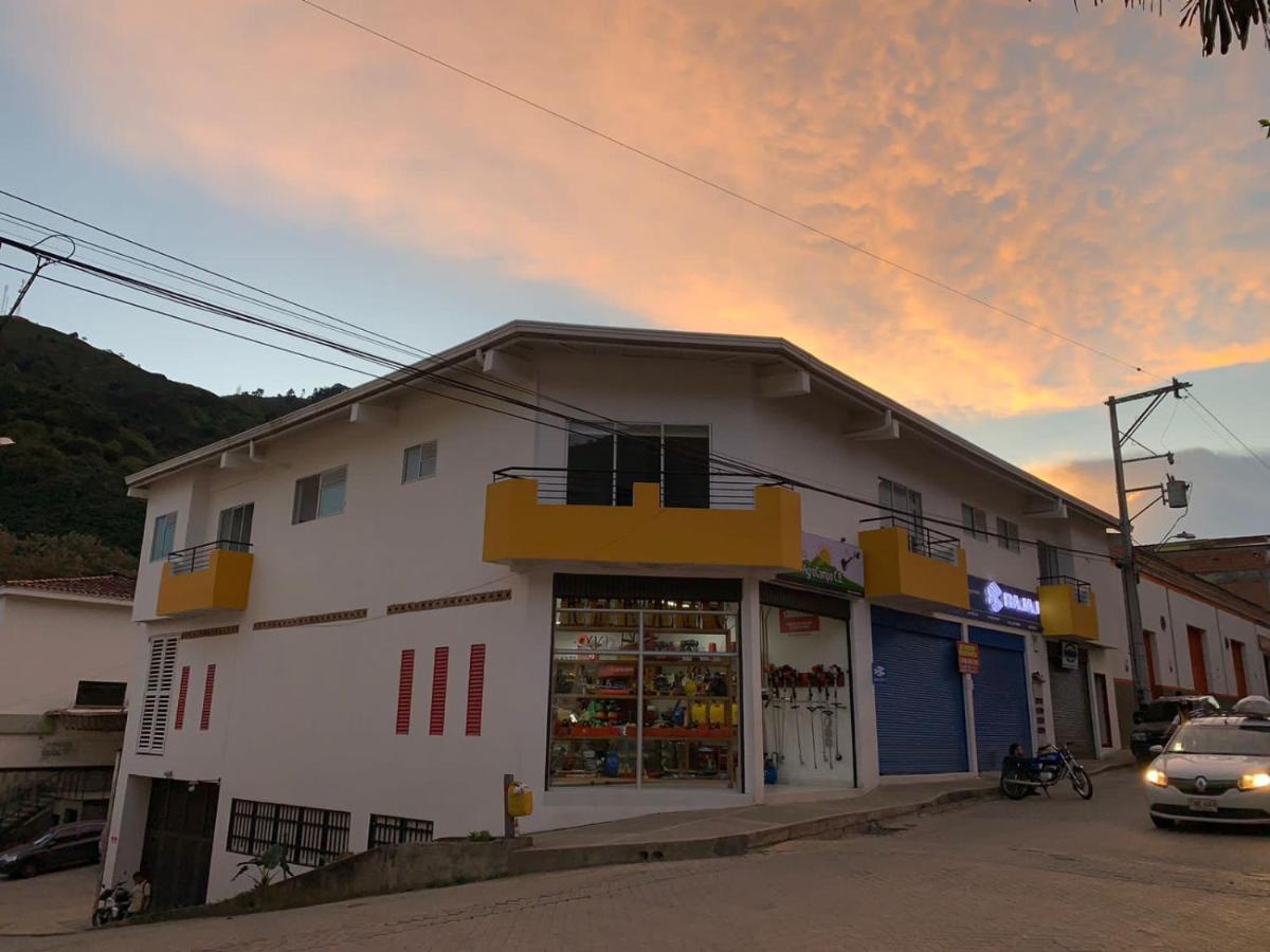 Aloja-t En Familiar Amoblado En Ciudad Bolivar